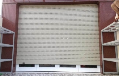 4 lý do không nên mua cửa cuốn cũ