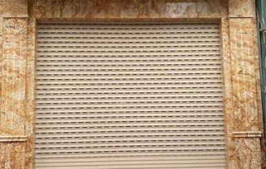 Mất chìa khóa cửa cuốn phải làm sao?