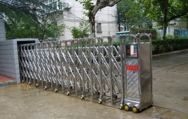 Xu hướng thiết kế cổng xếp inox trong nội thất đương đại