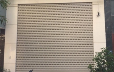 Những lưu ý khi sử dụng cửa cuốn tự động