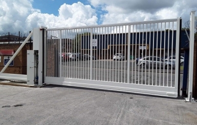 Hướng dẫn lựa chọn mẫu cửa cổng lùa 1 cánh hoàn hảo cho nhà bạn