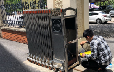 Sửa chữa motor cổng xếp nhanh chóng với giá thành rẻ