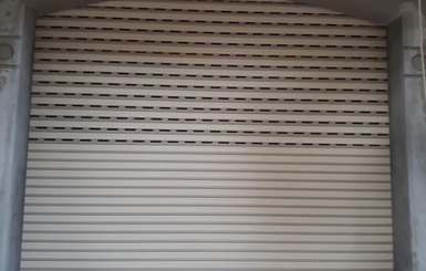 Cửa cuốn có thiết kế lỗ thoáng có những ưu điểm gì?