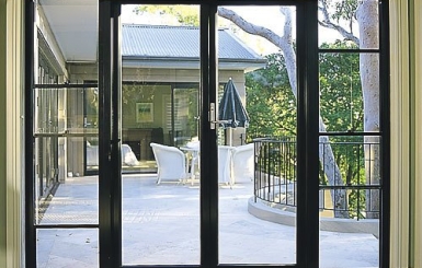 Cần Tìm Nơi Sản Xuất Cửa Nhôm Tại Bến Cát ? Alo Hùng Phát Nhé