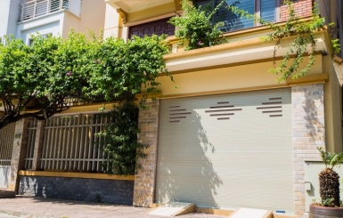 Đội thợ Hùng Phát sửa cửa cuốn 24/24 nhanh chóng
