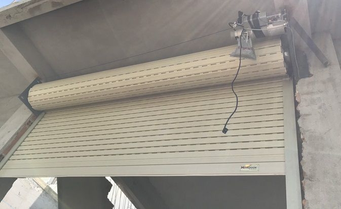 Cách mở cửa cuốn khi mất điện