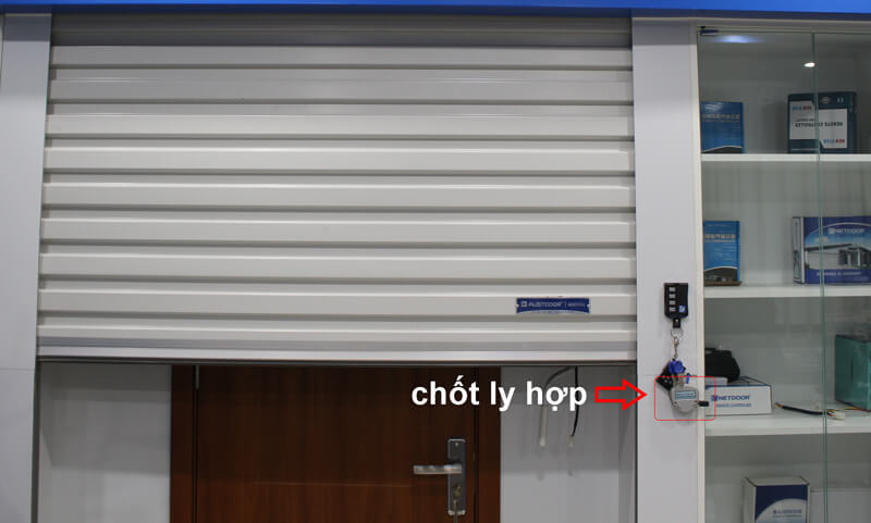 Cách mở cửa cuốn khi mất điện