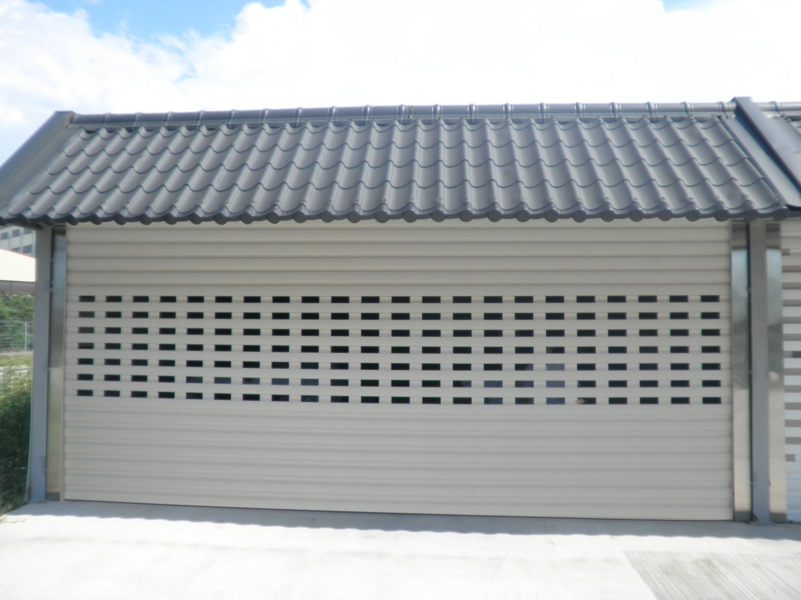 Lắp cửa cuốn Titadoor