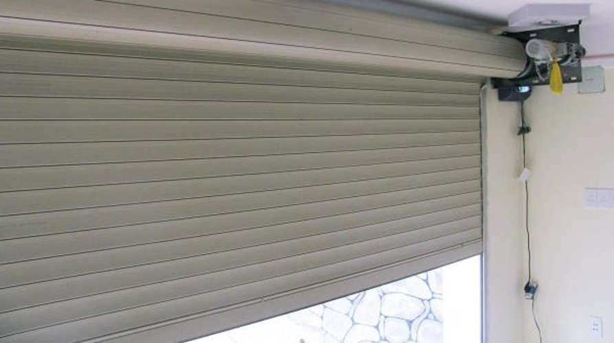 tiết kiệm chi phí sửa chữa cửa cuốn